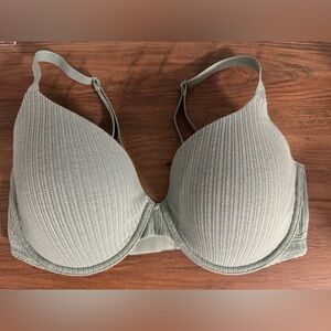 Lightly lined t shirt bra VS